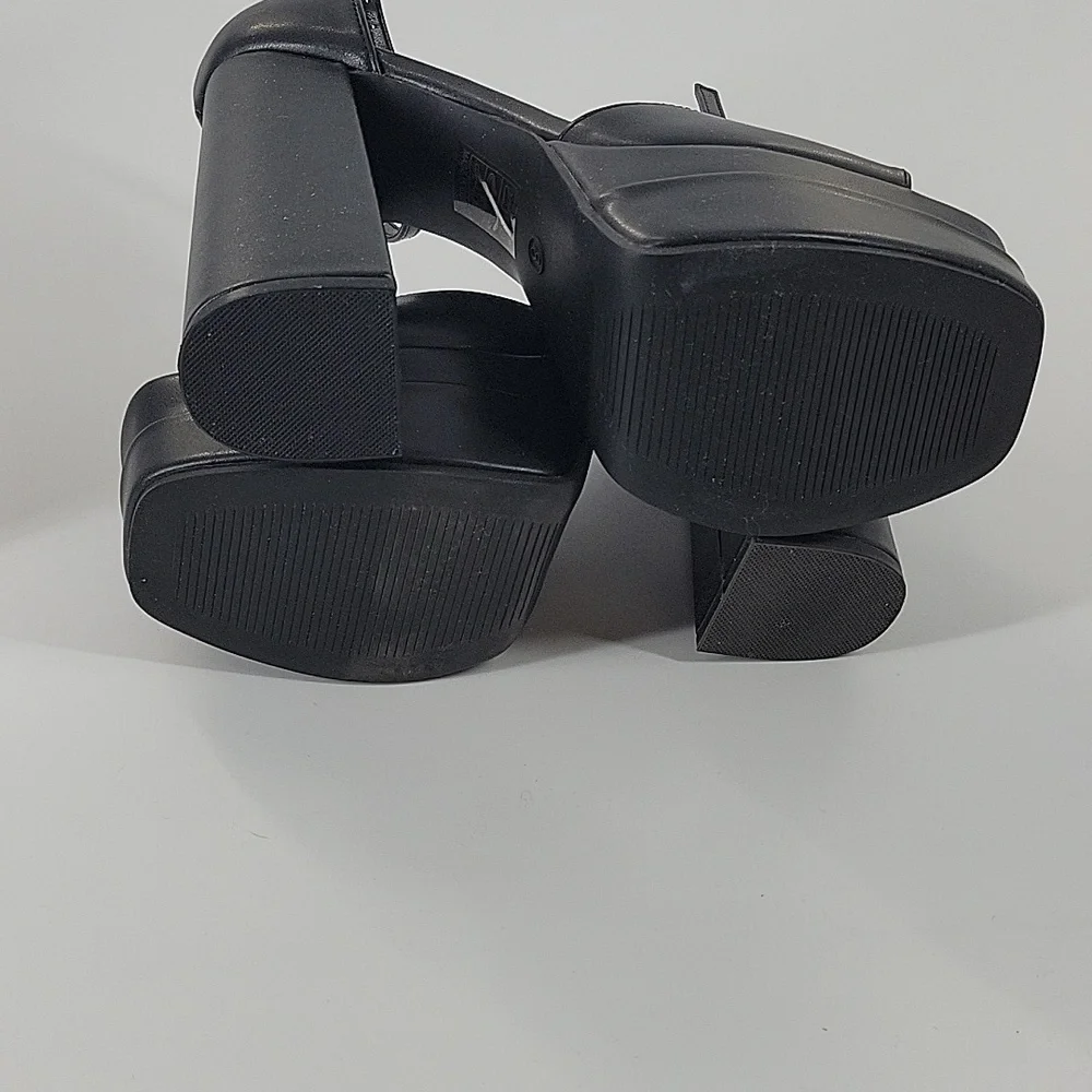 Black Platform Heels New In Box